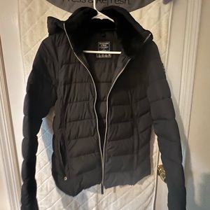 Abercrombie & Fitch Light Puffer Jacket